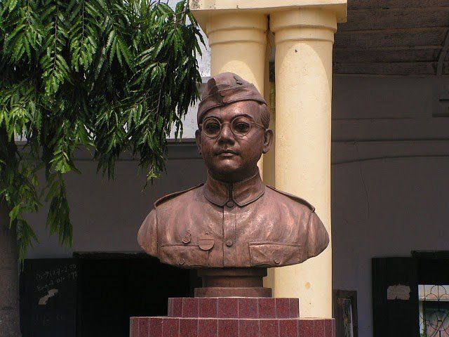 File:Netaji statue.jpg