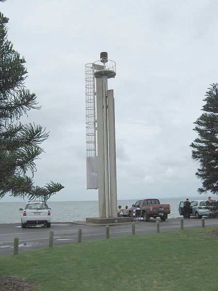 File:New Cleveland Point Light, 2009.jpg