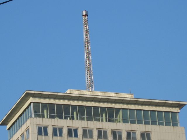 File:Ringturm Wetterleuchtturm.jpg