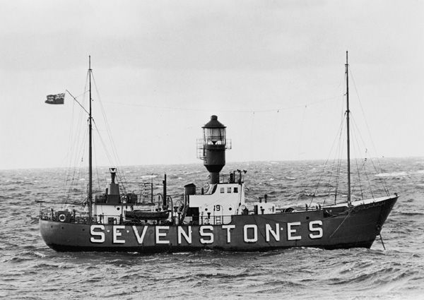 File:Sevenstones Light Vessel (5954213760).jpg