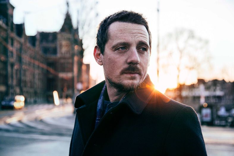 File:Sturgill Simpson photo 2016.jpg