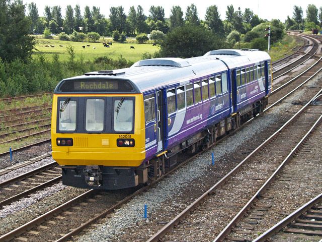 File:142041 Northern Rail Castleton East Jcn.jpg