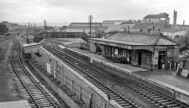 File:Brettell Lane Station 1895186 46407d07.jpg