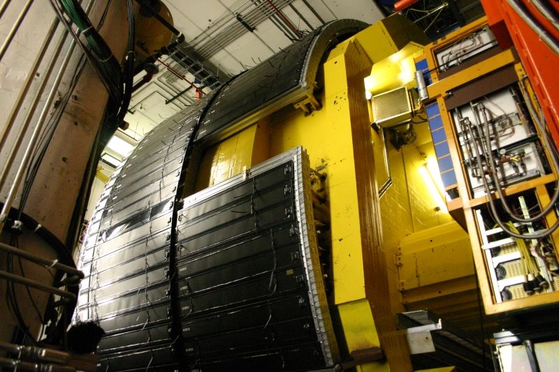 File:Collider Detector at Fermilab.jpg