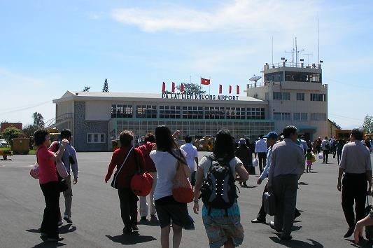 File:Dalat airport.JPG