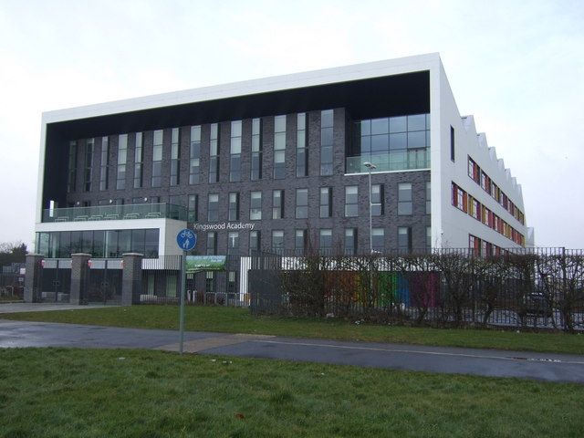 File:Kingswood Academy (geograph 4352693).jpg