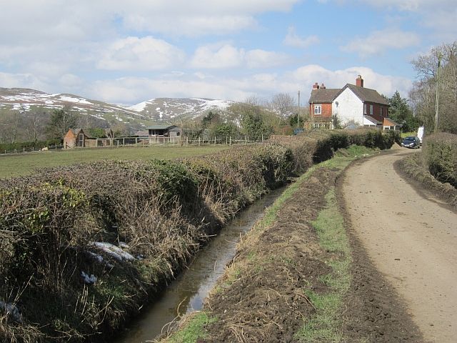 File:Road, Whittingslow (geograph 3423505).jpg