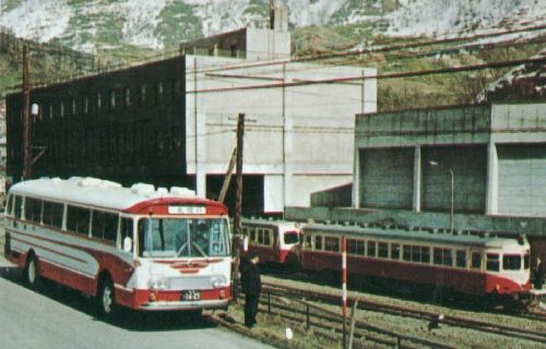 File:Yubari-Honcho stn.jpg