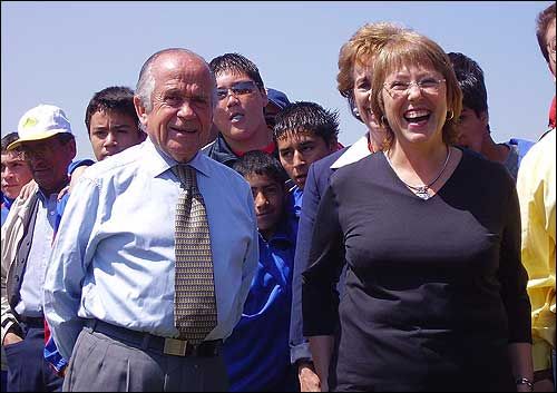 File:Bachelet Zaldivar4.jpg