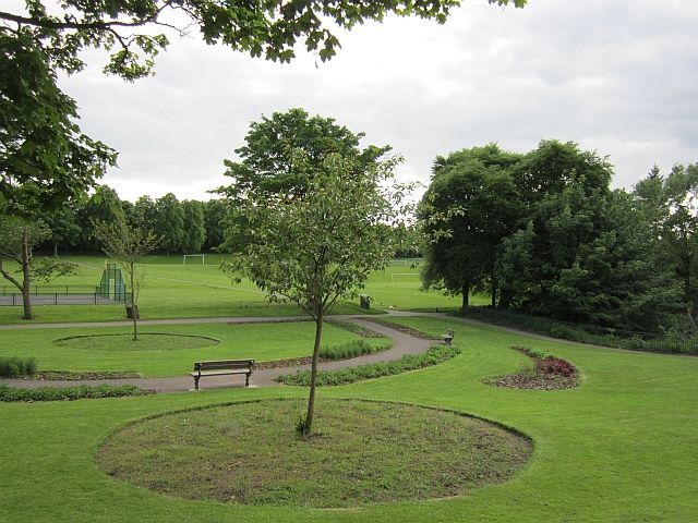 File:Cambuslang Park (geograph 2990285).jpg