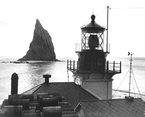 File:Cape Stelias light.jpg