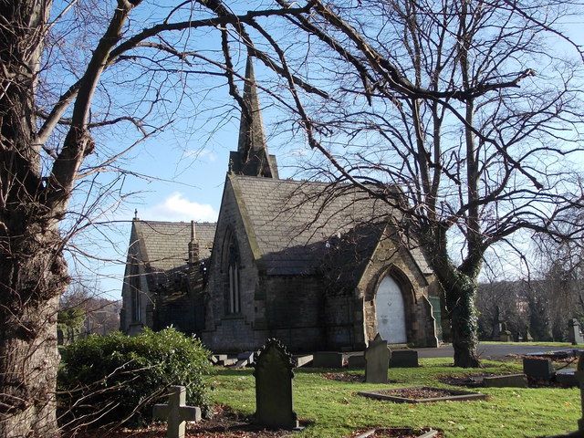 File:Cemetery Chapel, Heckmondwyke.jpg