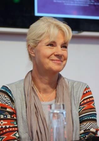 File:Nele Neuhaus 2016.jpg