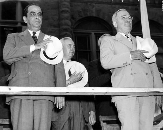 File:Rómulo Gallegos and Harry S. Truman.jpg