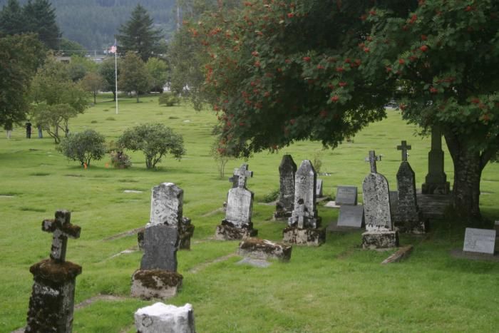 File:Evergreen cemetery juneau alaska 20040825.jpg