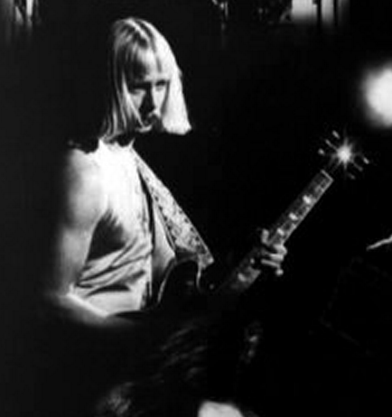 File:Kerry Livgren.png