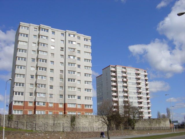 File:Knowsley Heights, Huyton, Merseyside.jpg