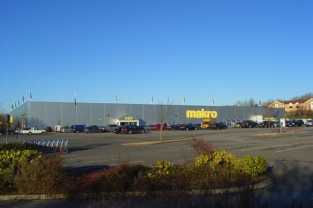 File:Makro, Reading - geograph.org.uk - 633509.jpg