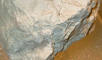 File:Mineraly.sk - halloyzit.jpg