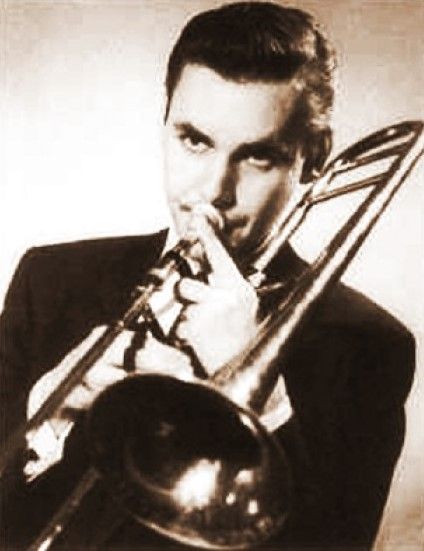 File:Urbie Green (1956).jpg