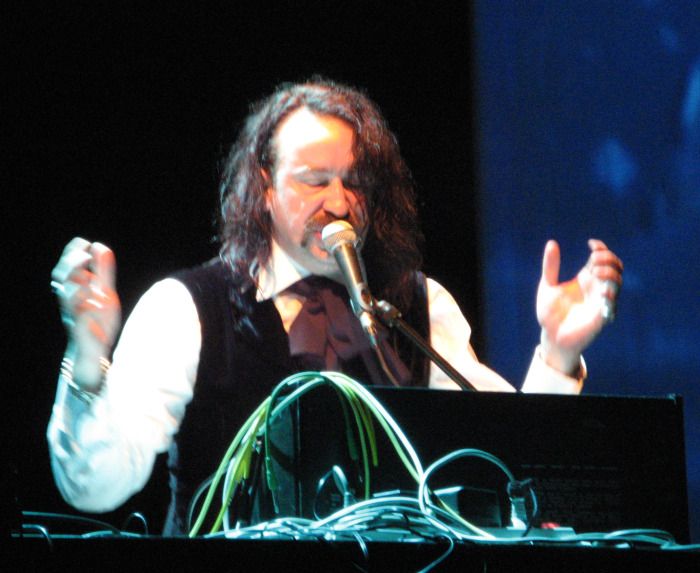 File:2007-05-24 Alexander Hacke live.jpg