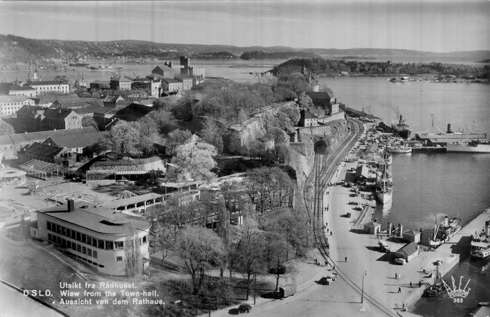 File:Akerhus med havnebanen.jpg