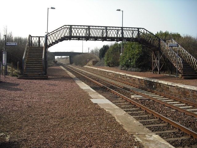 File:Breich Station - geograph.org.uk - 1214292.jpg