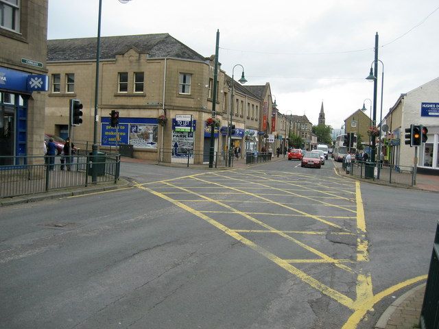 File:Cowgate, Kirkintilloch - geograph.org.uk - 1459468.jpg