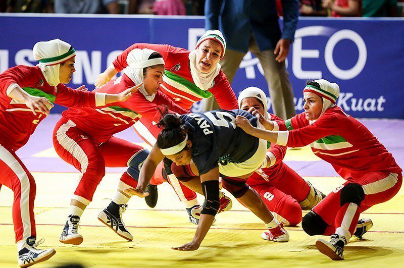 File:Iran women's national kabaddi team 1397060223024478215137374.jpg