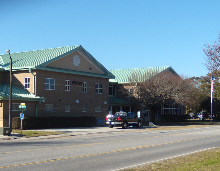 File:Oak Island Police Dept. & Town Hall.png