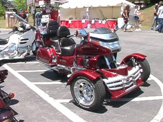 File:Reverse-trike-tim-shockley-st-louis-hondahoot2007.jpg