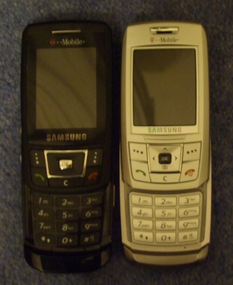 File:Samsung D900 and E250.png