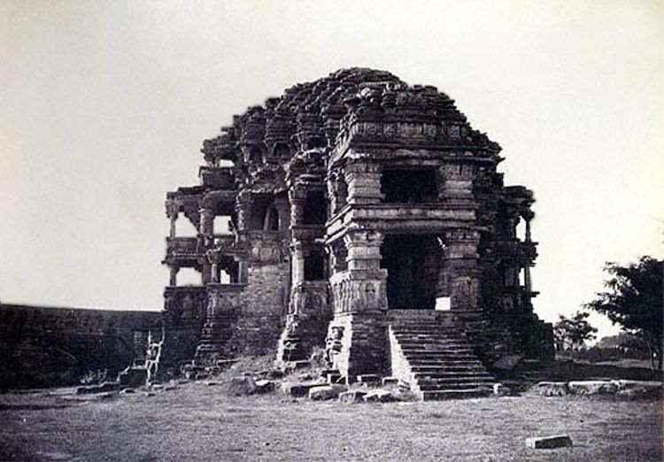 File:Gwalior-sasbahu-temple.jpg