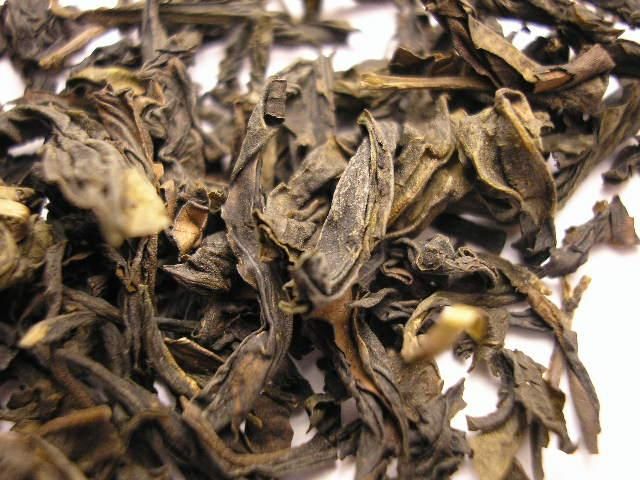 File:Jin Fo Oolong tea leaf close.jpg