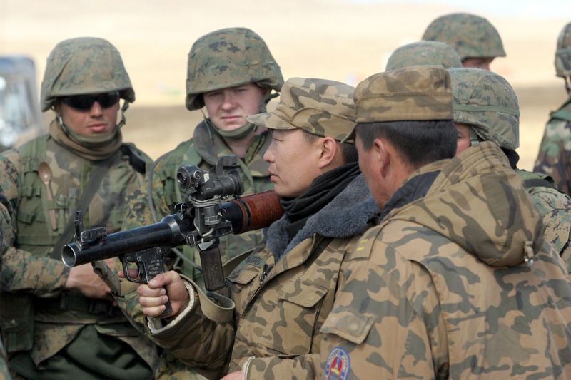 File:Mongolian soldier with RPG in 2005.jpg