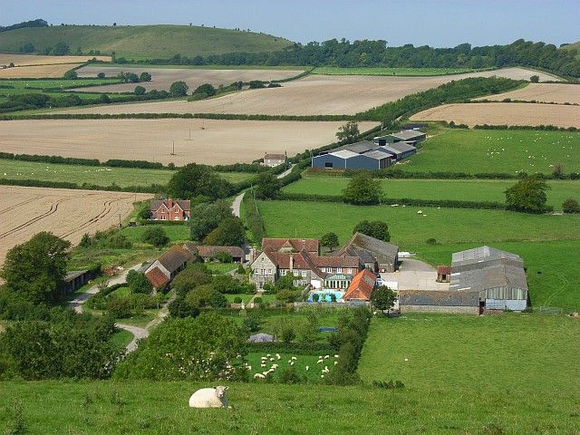 File:Rodmead Farm - geograph.org.uk - 533910.jpg