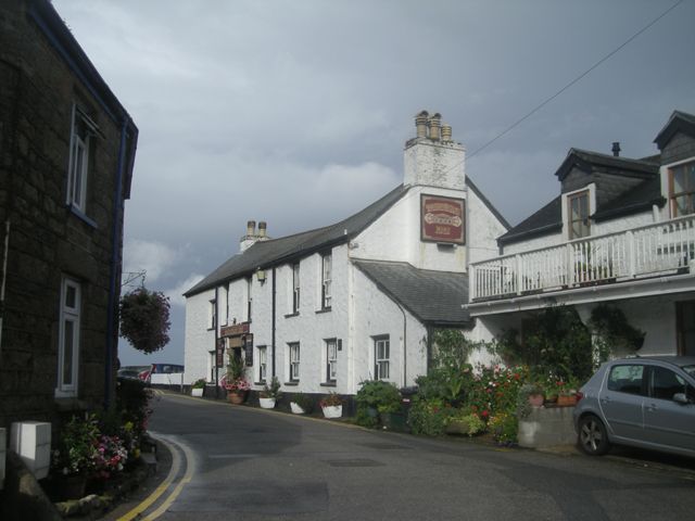 File:Tolcarne Inn - geograph.org.uk - 912913.jpg