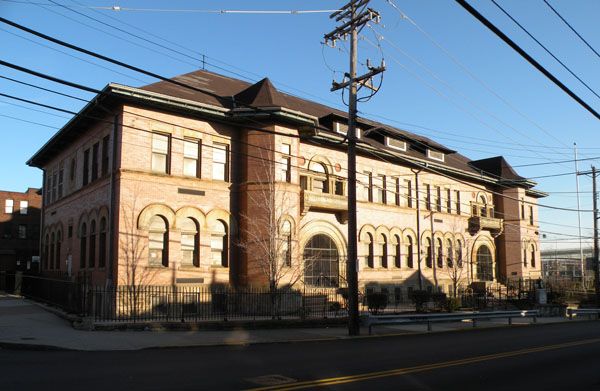 File:WoolslairElementarySchool.jpg