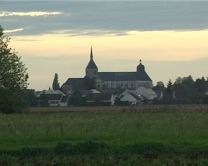 File:Abbaye de Saint-Benoît-sur-Loire 1.jpg