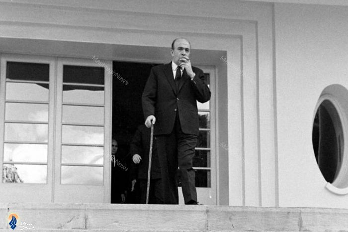 File:Amir-Abbas Hoveyda in palace.jpg