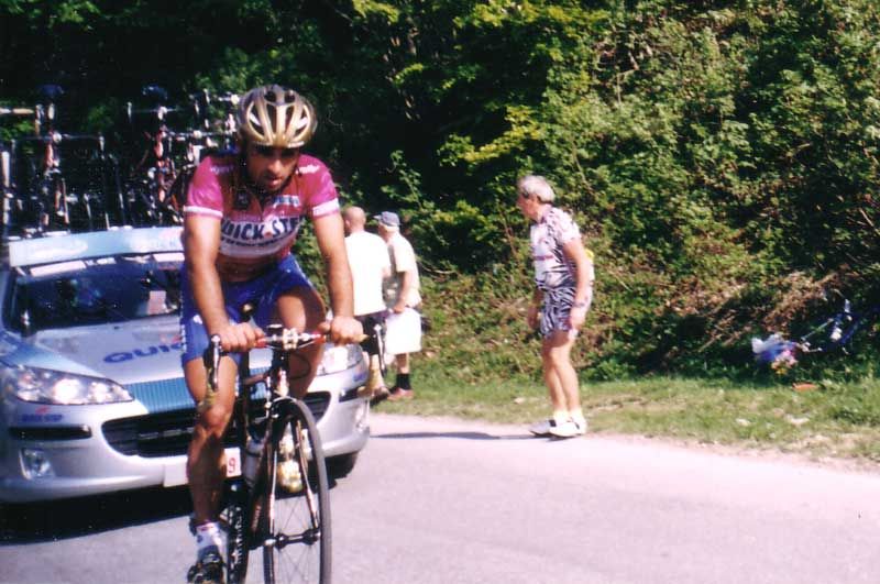 File:Bettini maglia ciclamino.jpg