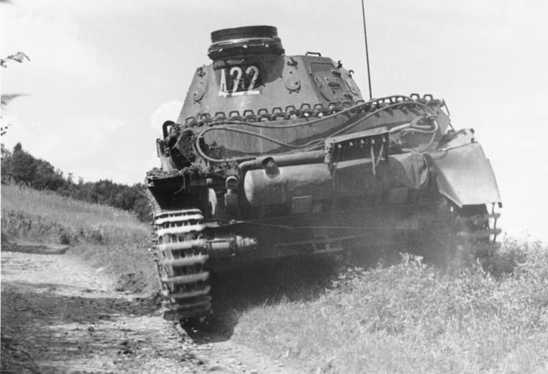 File:Bundesarchiv Bild 146-1981-070-16, Frankreich, Panzer IV.jpg