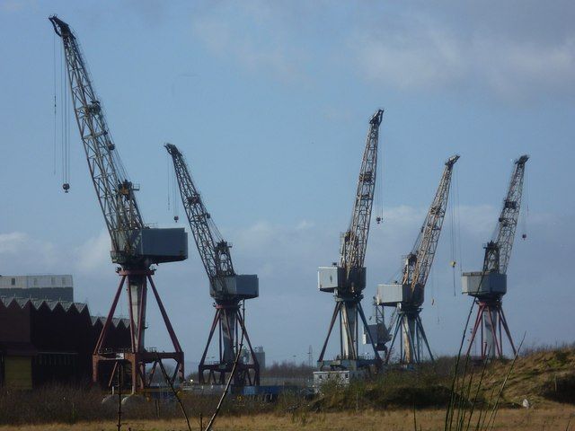 File:Cranes at Govan (geograph 2846361).jpg