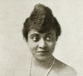 File:Geraldyn Hodges, 1915.jpg