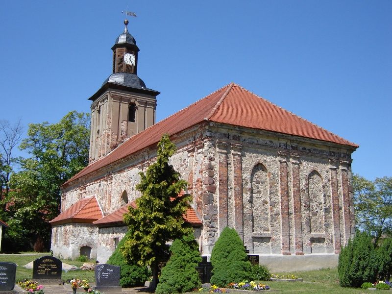 File:Kruessaukirche.jpg