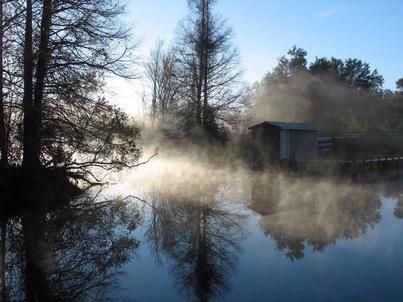 File:LakeGriffinSPBoathouse.jpg