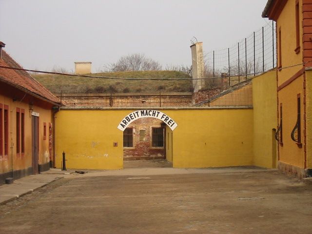 File:Theresienstadt.JPG