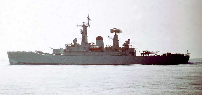 File:21 HMS Danae Mediterranean Jan1970.jpg