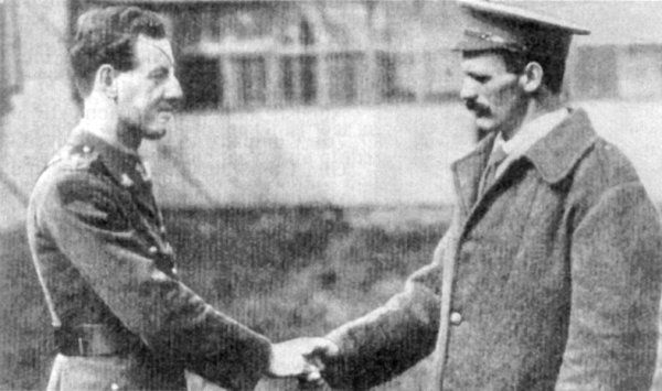 File:Albert Jacka and Martin OMeara 1916.jpg