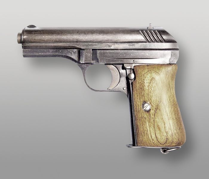 File:CZ-24-1937-left-side grey BG 03.jpg